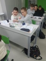 «Точка роста»: юные физики в действии — ученики 8 класса определили удельную теплоёмкость металла